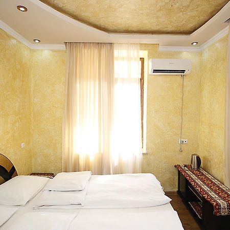 Planet Hotel Yerevan Bagian luar foto