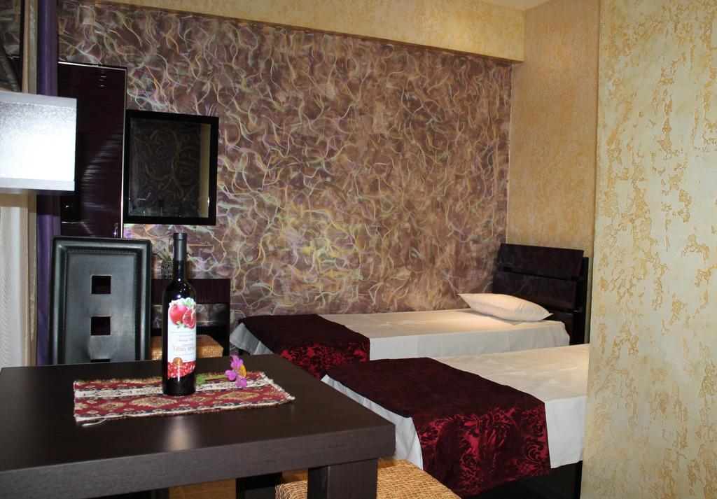 Planet Hotel Yerevan Bagian luar foto