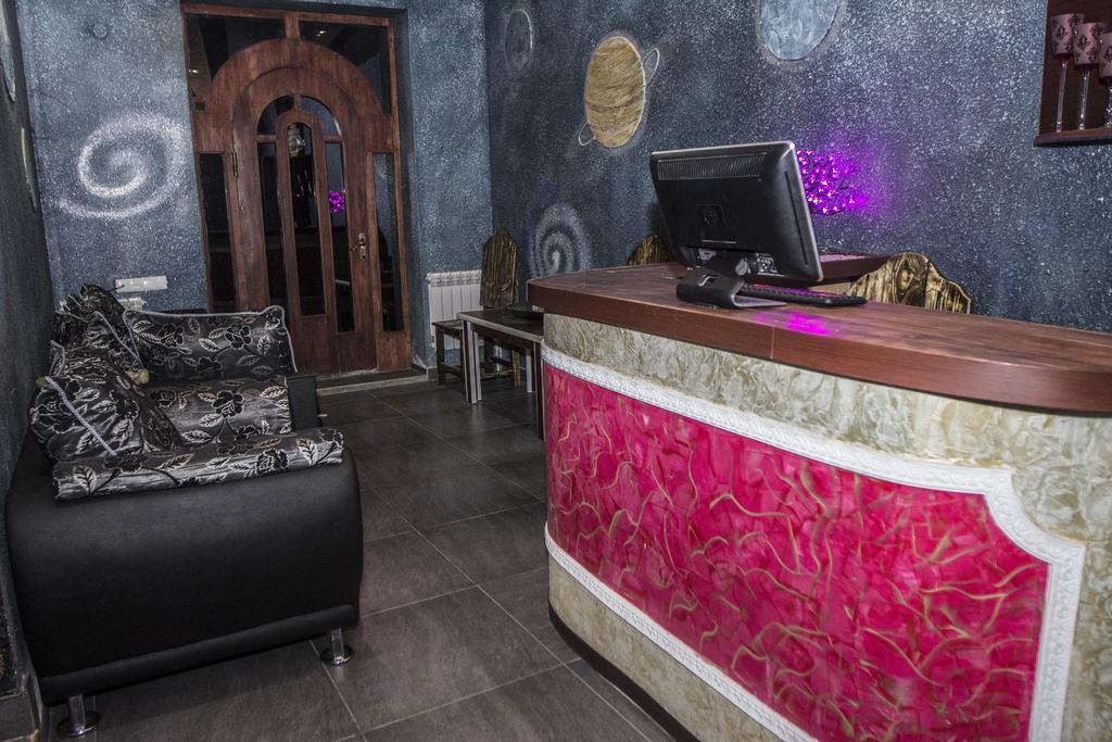 Planet Hotel Yerevan Bagian luar foto