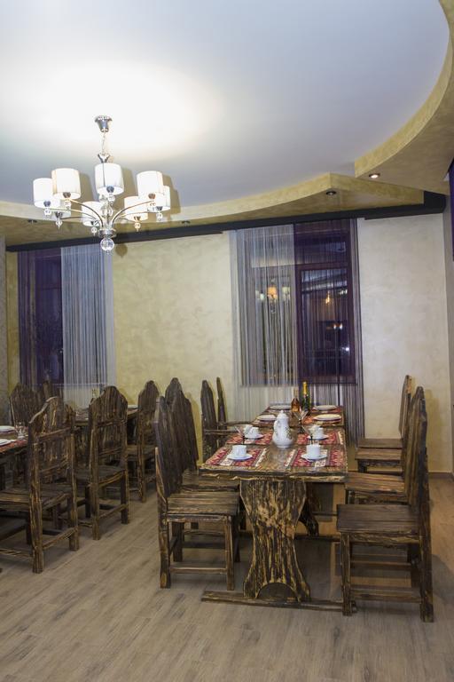 Planet Hotel Yerevan Bagian luar foto