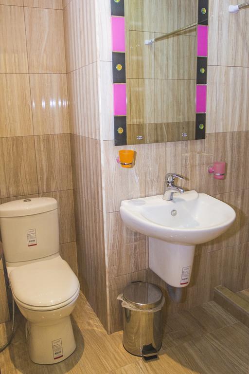 Planet Hotel Yerevan Bagian luar foto
