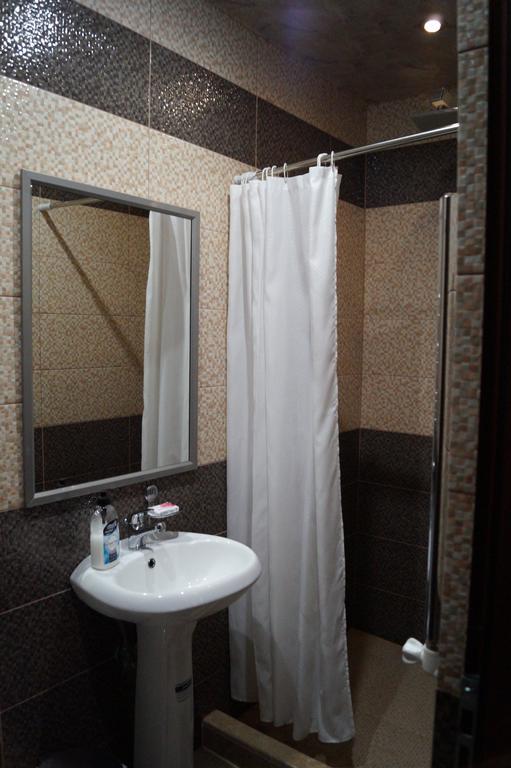 Planet Hotel Yerevan Bagian luar foto