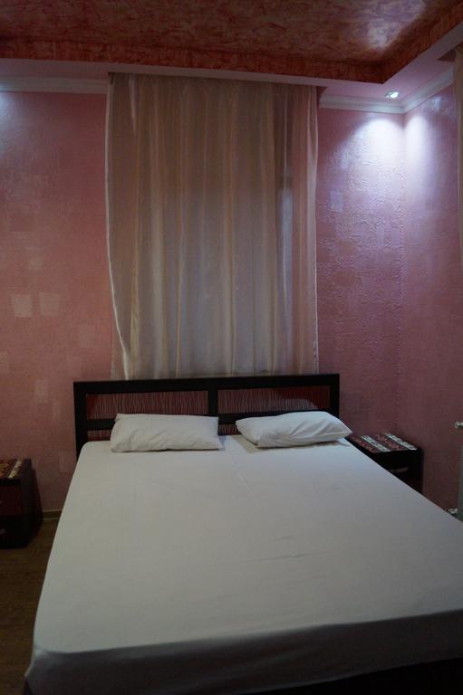 Planet Hotel Yerevan Bagian luar foto