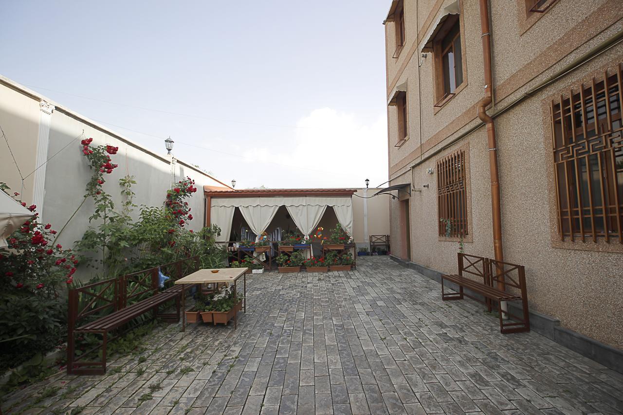 Planet Hotel Yerevan Bagian luar foto