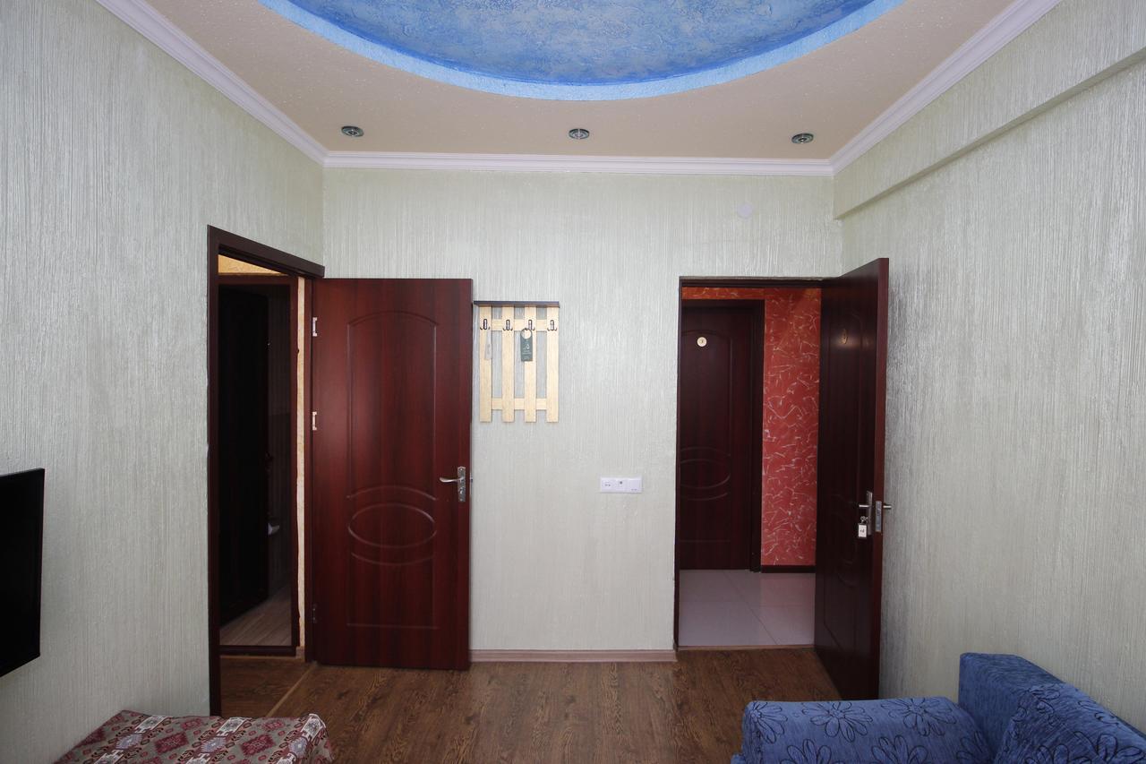 Planet Hotel Yerevan Bagian luar foto